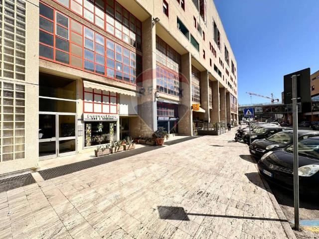Locale Commerciale in vendita a Marche, Pesaro E Urbino