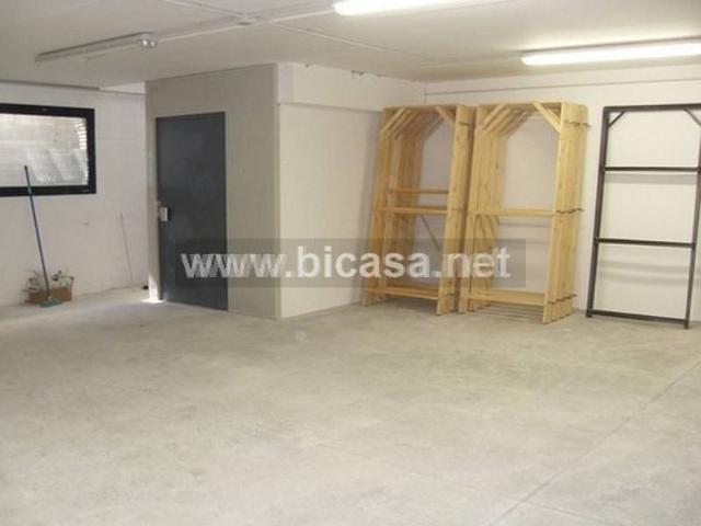 Locale Commerciale in vendita a Marche, Pesaro E Urbino