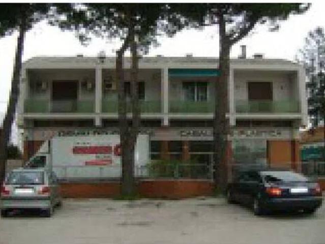 Locale Commerciale in vendita a Marche, Pesaro E Urbino