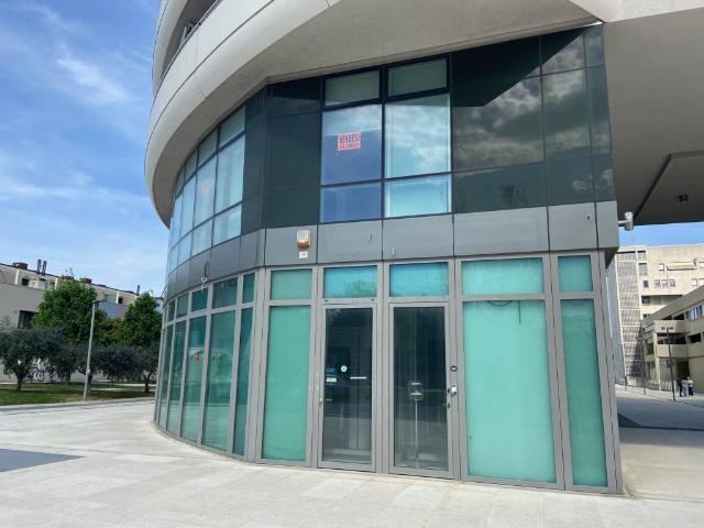 Locale Commerciale in vendita a Marche, Pesaro E Urbino
