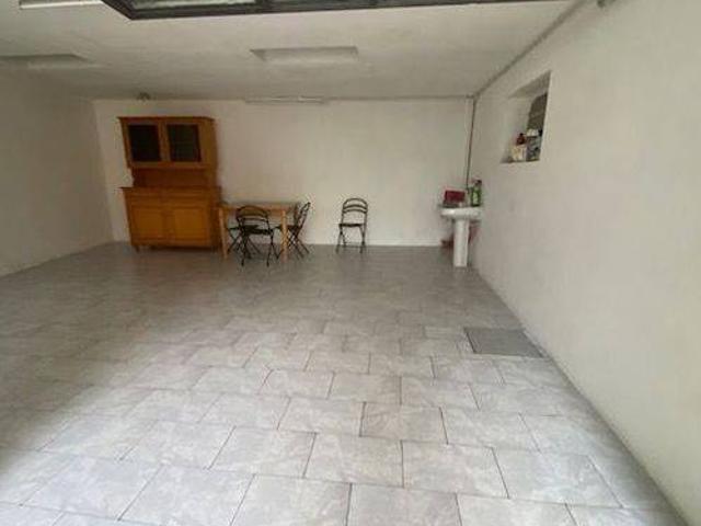 Locale Commerciale in vendita a Marche, Pesaro E Urbino