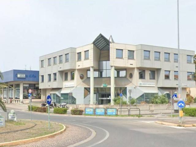 Locale Commerciale in vendita a Miralfiore, Marche