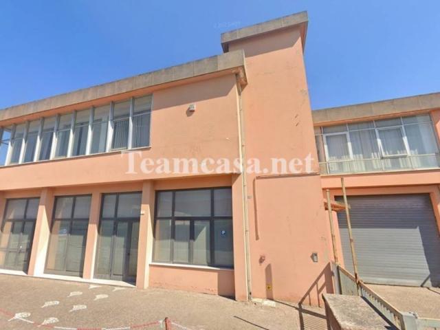 Locale Commerciale in vendita a Marche, Pesaro E Urbino