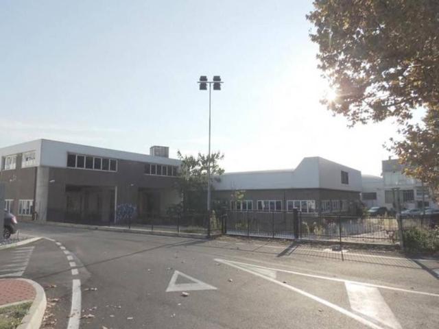 Locale Commerciale in vendita a Vismara, Marche