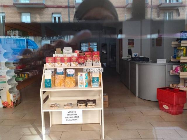 Locale Commerciale in vendita a Marche, Pesaro E Urbino