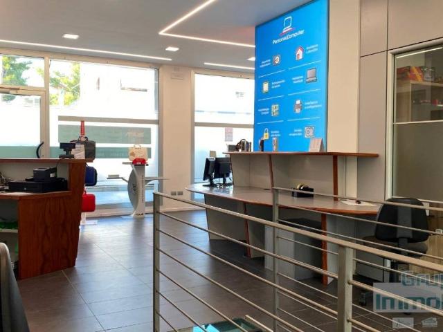 Locale Commerciale in vendita a Cuneo Verde, Marche