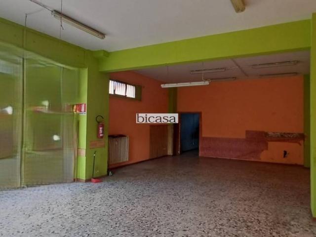 Locale Commerciale in vendita a Marche, Pesaro E Urbino