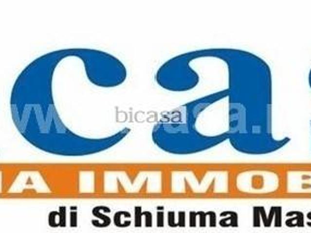Locale Commerciale in vendita a Marche, Pesaro E Urbino
