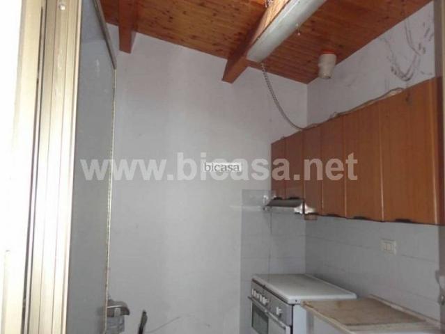 Locale Commerciale in vendita a Miralfiore, Marche