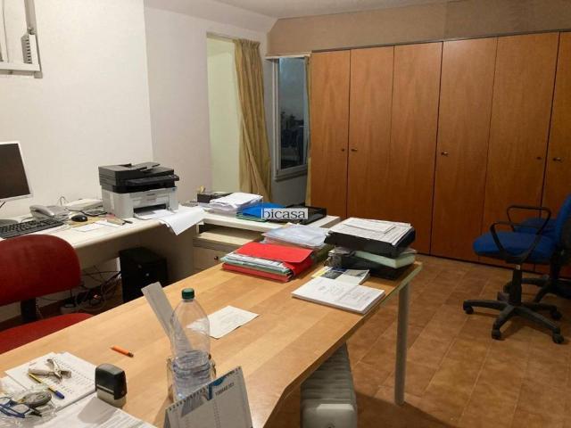 Locale Commerciale in vendita a Cattabrighe, Marche