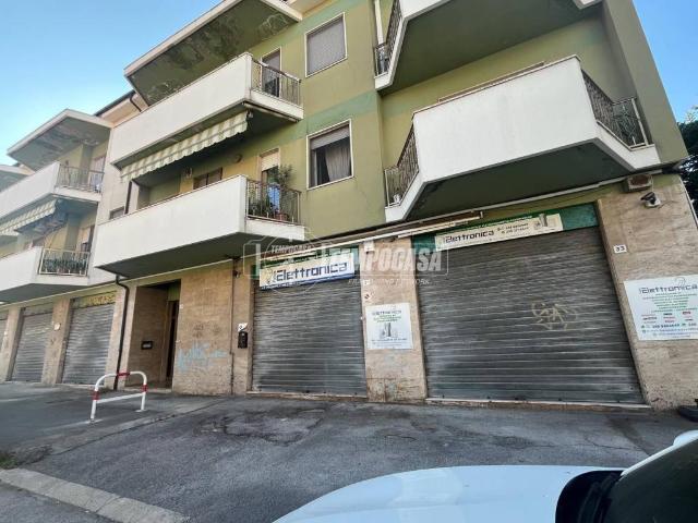 Locale Commerciale in vendita a Pescara, Abruzzo