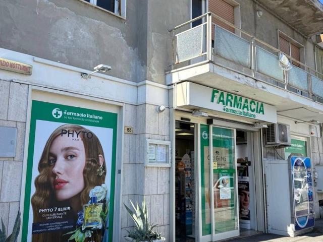 Locale Commerciale in vendita a Zanni, Pescara