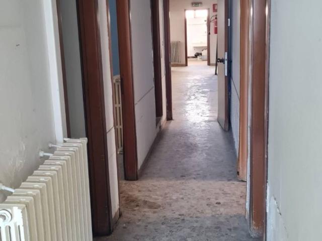 Locale Commerciale in vendita a Rancitelli, Pescara