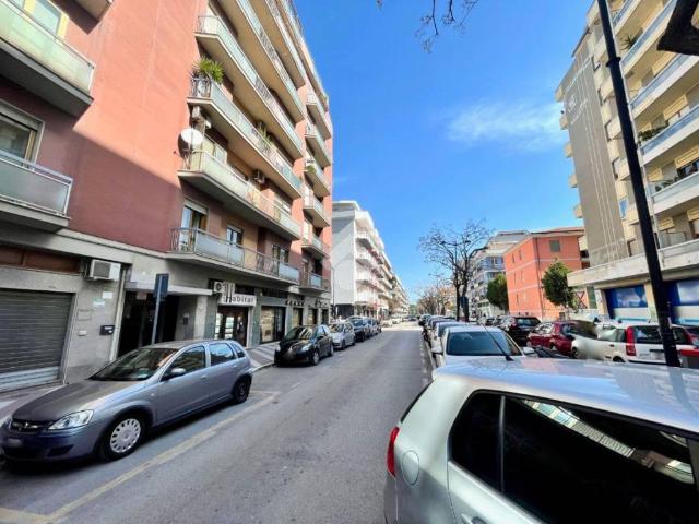 Locale Commerciale in vendita a Pescara, Abruzzo