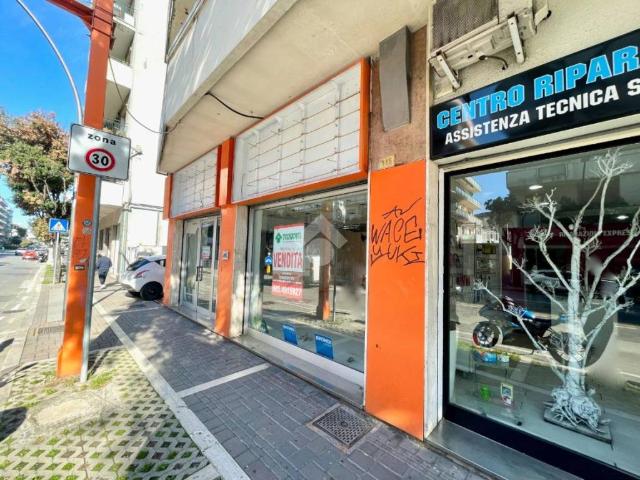 Locale Commerciale in vendita a Pescara, Abruzzo