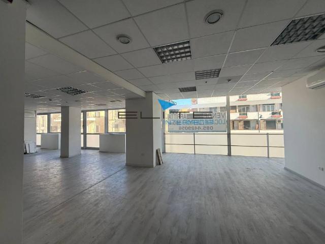 Locale Commerciale in vendita a Pescara, Abruzzo
