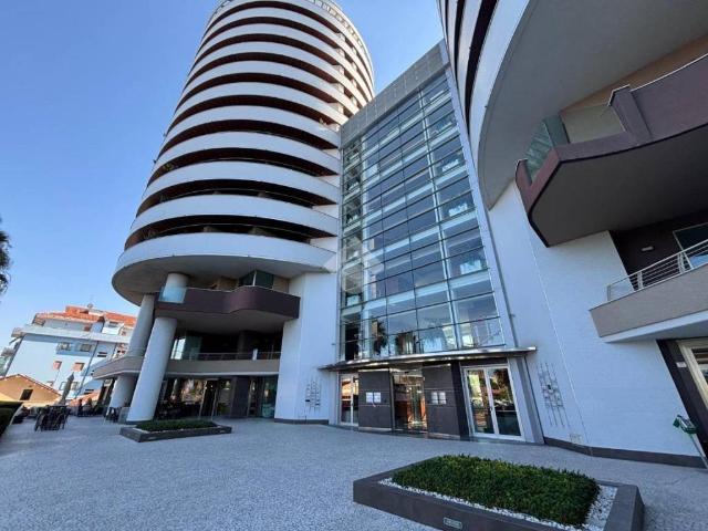 Locale Commerciale in vendita a Rancitelli, Pescara