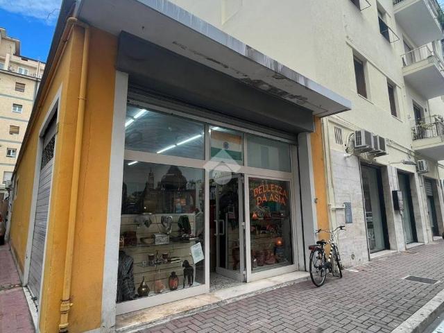 Locale Commerciale in vendita a Pescara, Abruzzo