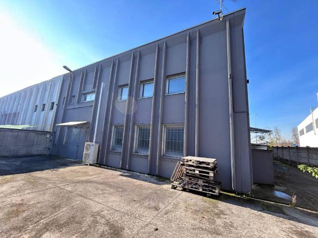 Locale Commerciale in vendita a Mezzate, Peschiera Borromeo