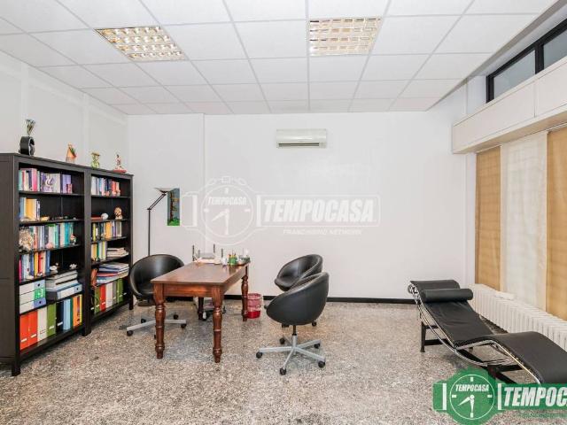 Locale Commerciale in vendita a Bellaria, Peschiera Borromeo