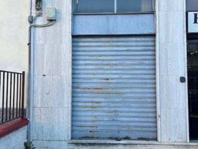 Locale Commerciale in vendita a Mezzate, Peschiera Borromeo