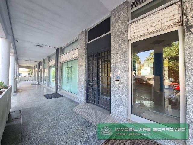 Locale Commerciale in vendita a Peschiera Borromeo, Lombardia