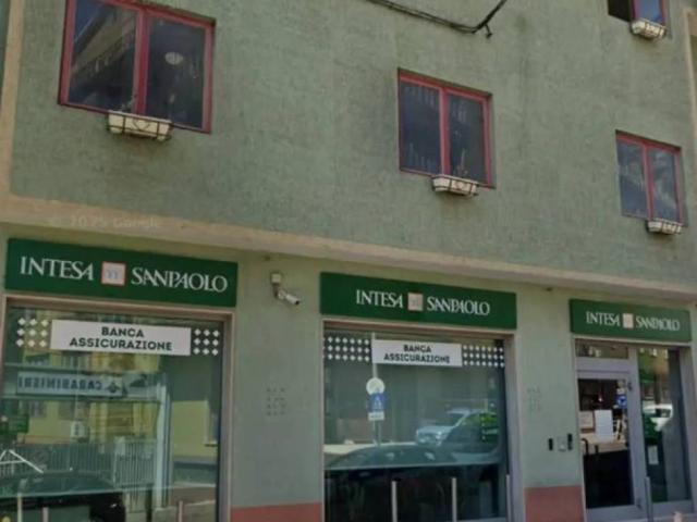 Locale Commerciale in vendita a Calabria, Crotone