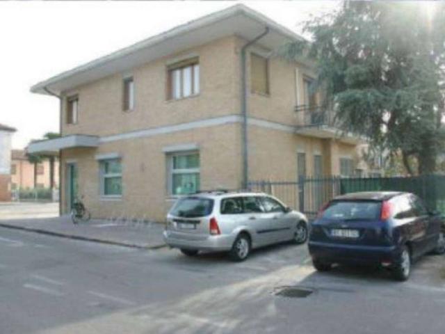 Locale Commerciale in vendita a Pettorazza, Veneto
