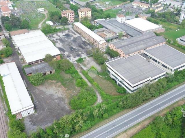 Locale Commerciale in vendita a Piacenza, Reggio Emilia