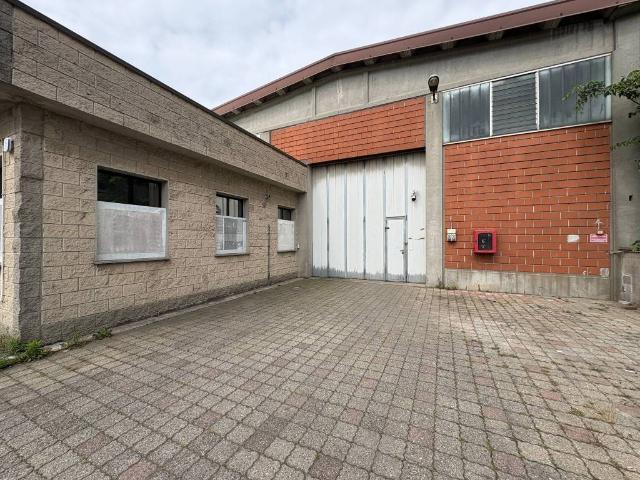 Locale Commerciale in vendita a Piacenza, Reggio Emilia