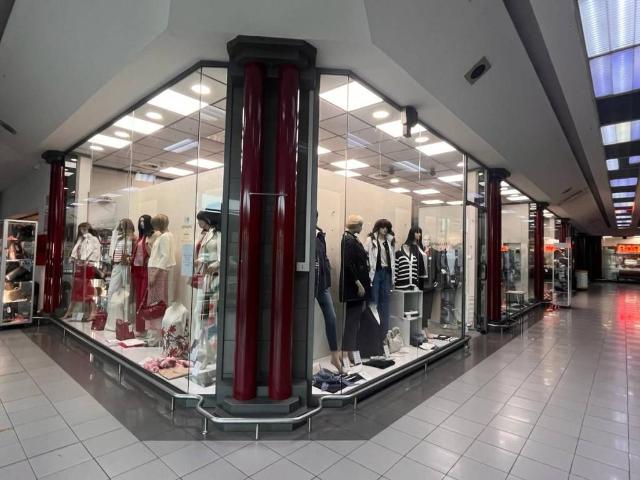 Locale Commerciale in vendita a Piacenza, Reggio Emilia
