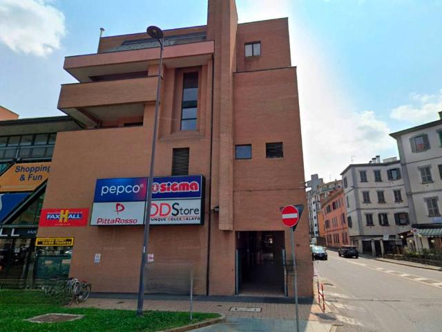 Locale Commerciale in vendita a Piacenza, Reggio Emilia