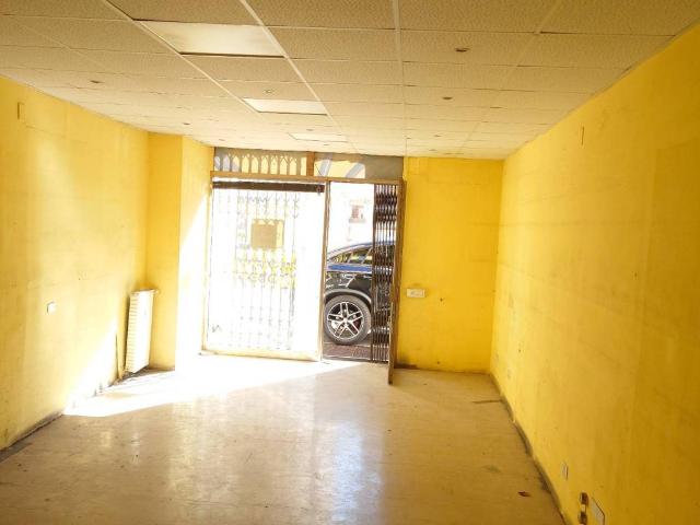 Locale Commerciale in vendita a Infrangibile, Piacenza