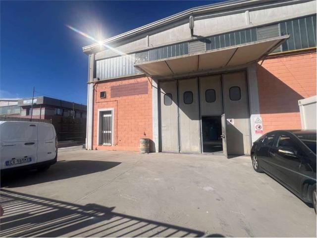 Locale Commerciale in vendita a Piacenza, Reggio Emilia