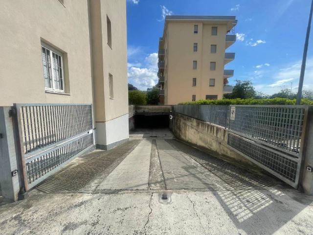 Locale Commerciale in vendita a Besurica, Piacenza