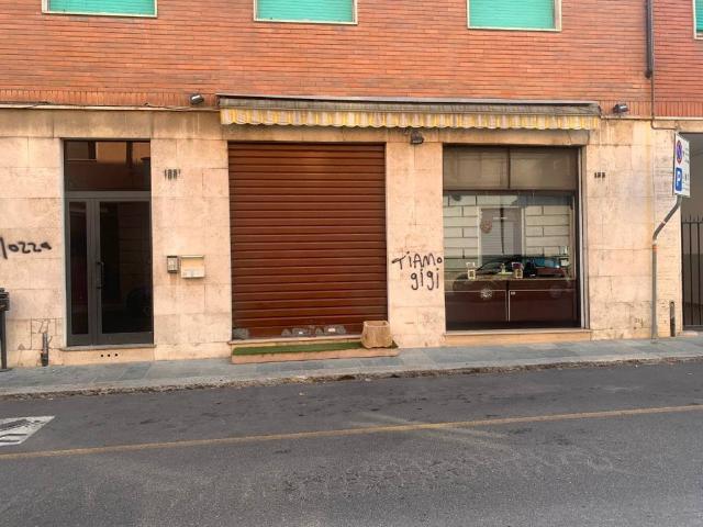 Locale Commerciale in vendita a Piacenza, Reggio Emilia