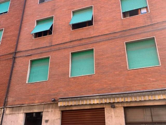 Locale Commerciale in vendita a Piacenza, Reggio Emilia