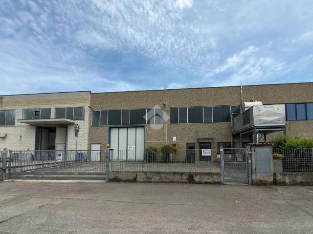 Locale Commerciale in vendita a Le Mose, Piacenza