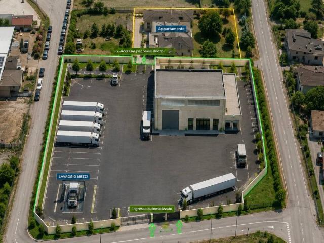 Locale Commerciale in vendita a Piacenza, Reggio Emilia