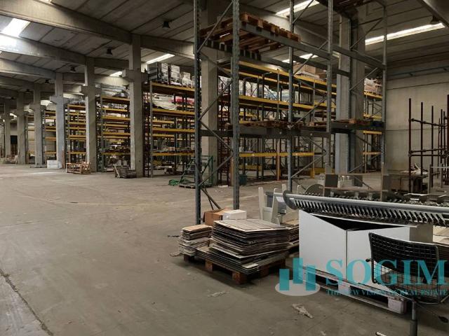 Locale Commerciale in vendita a Piacenza, Reggio Emilia