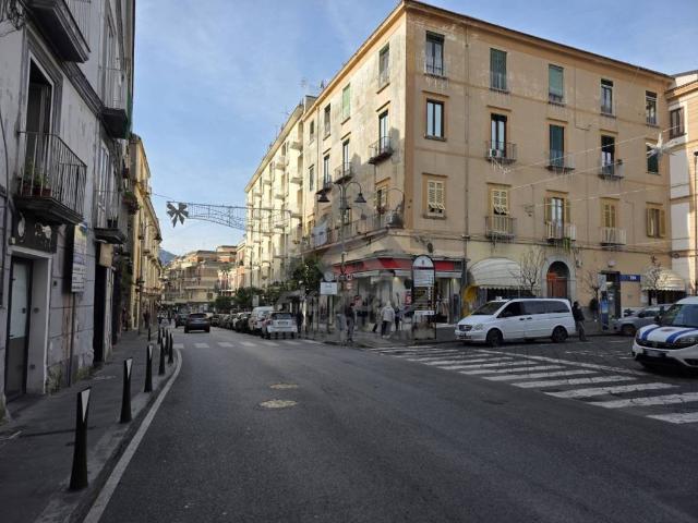 Locale Commerciale in vendita a Piano Di Sorrento, Campania