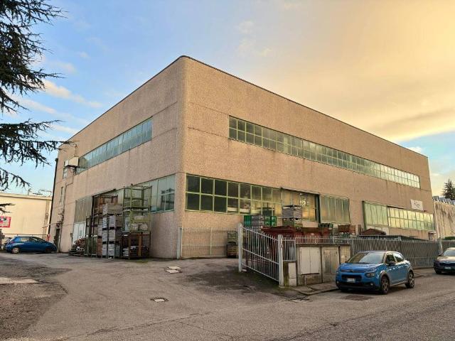 Locale Commerciale in vendita a Unione dei comuni Savena-Idice, Pianoro