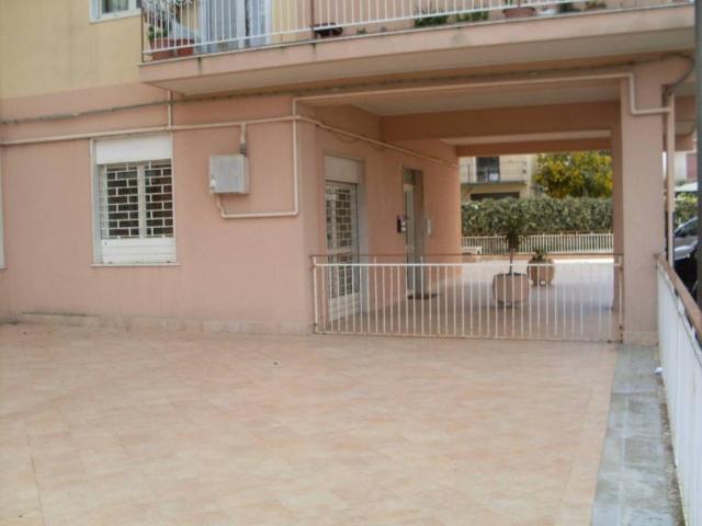 Locale Commerciale in vendita a Piazza, Sicilia
