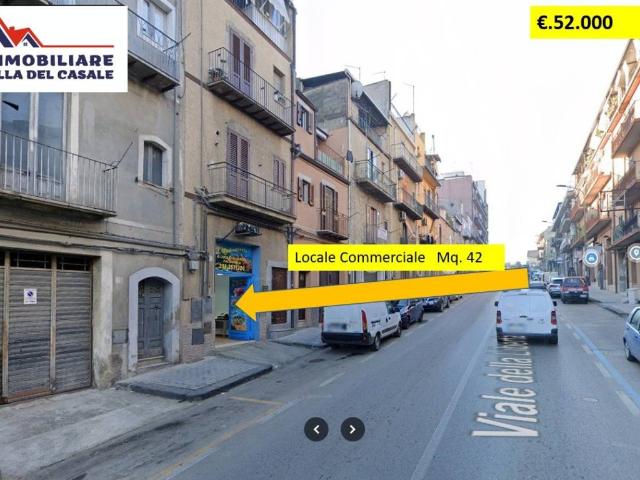 Locale Commerciale in vendita a Casalotto, Piazza