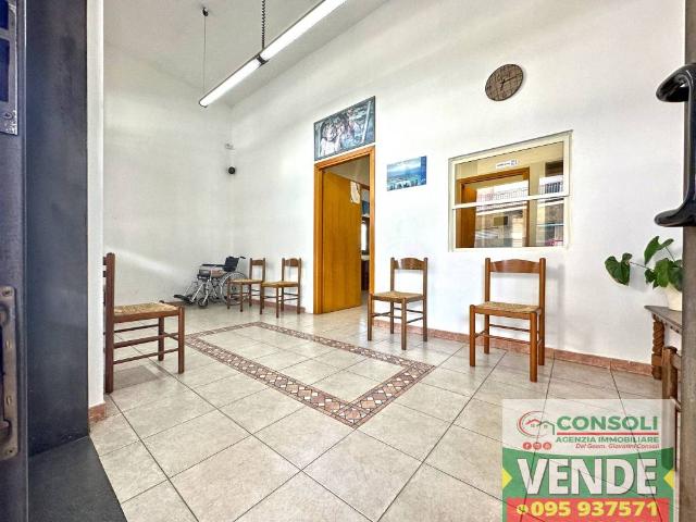 Locale Commerciale in vendita a Piedimonte Etneo, Sicilia