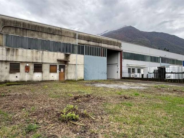 Locale Commerciale in vendita a Bannio Anzino, Piemonte