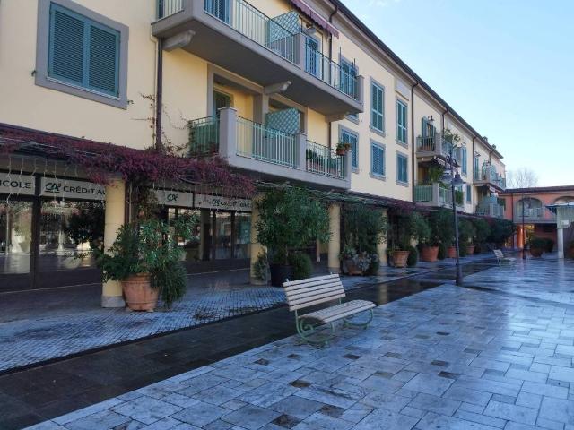 Locale Commerciale in vendita a Tonfano, Toscana