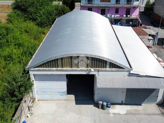 Locale Commerciale in vendita a Pieve D'olmi, Lombardia