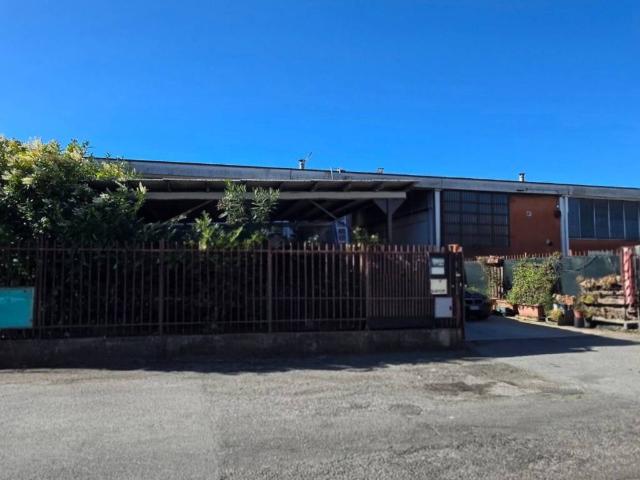 Locale Commerciale in vendita a Pieve Emanuele, Lombardia
