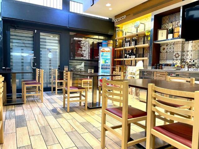Locale Commerciale in vendita a Pieve Emanuele, Lombardia